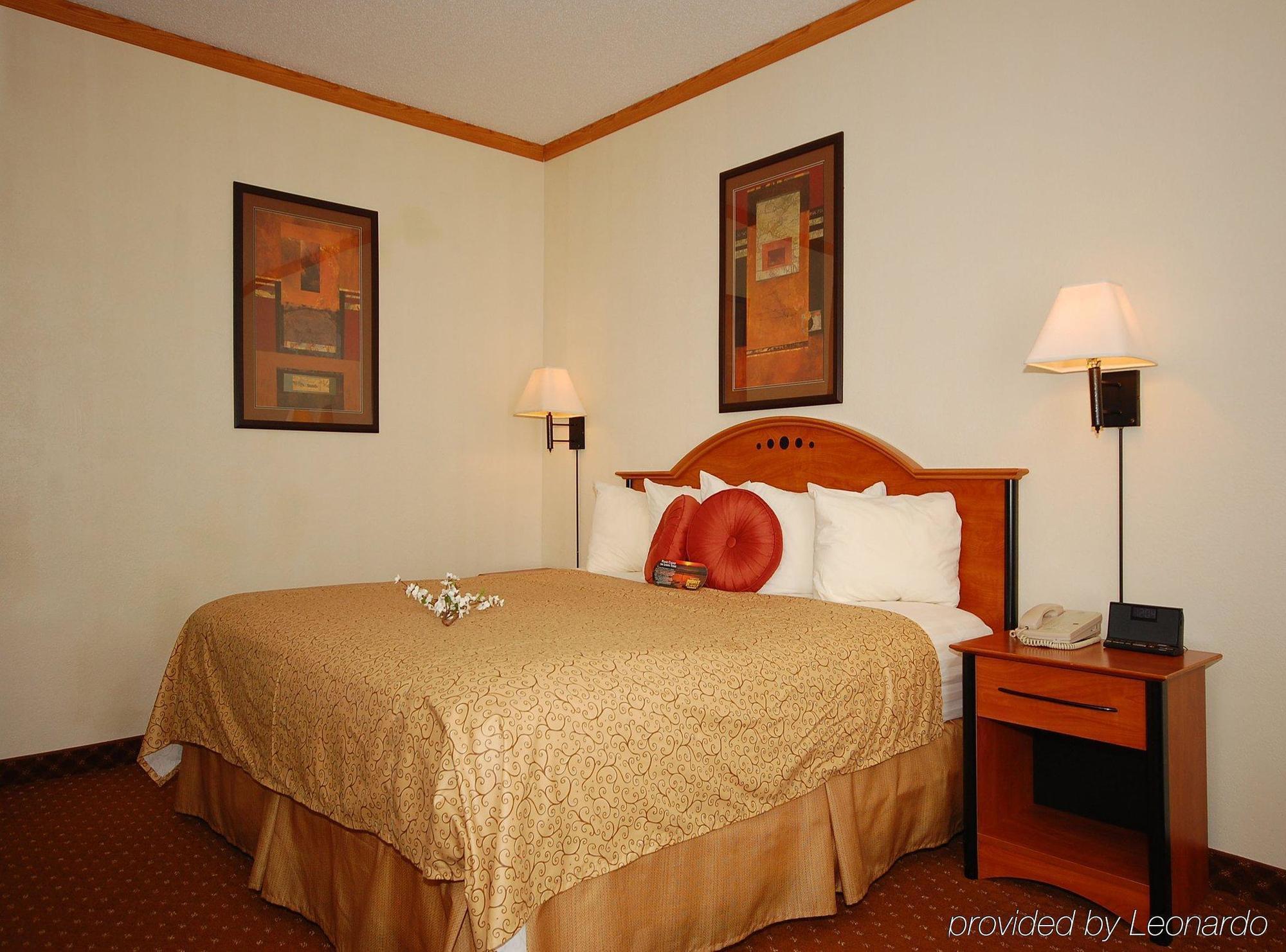 Baymont By Wyndham Hinesville Fort Stewart Area Rom bilde